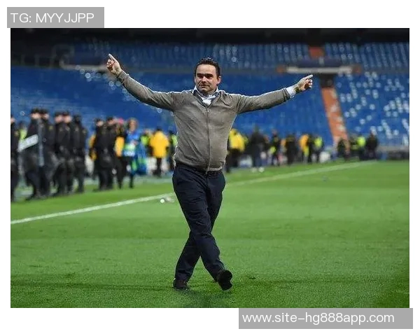 奥维马斯坚定留在安特卫普阿贾克斯主帅更迭频繁引发关注