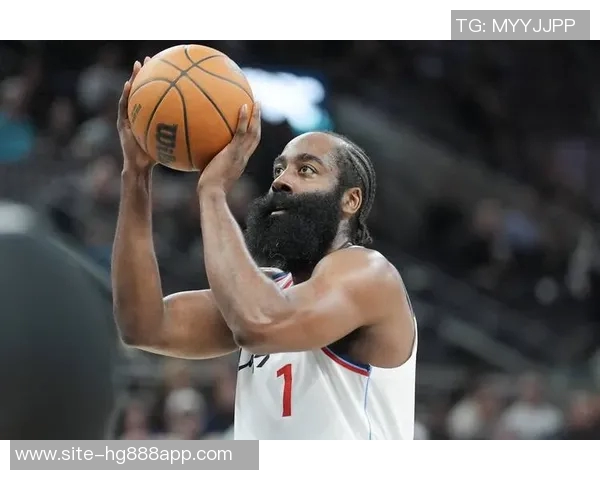 快船第三节发力哈登狂砍14分小卡贡献10分助队净胜11分